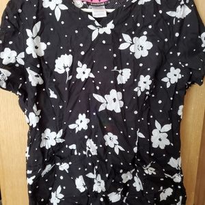 HeartSoul scrub top flowers XL